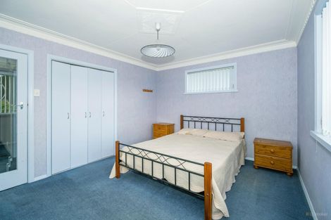 Photo of property in 1 Dixon Street, Waimate, 7924