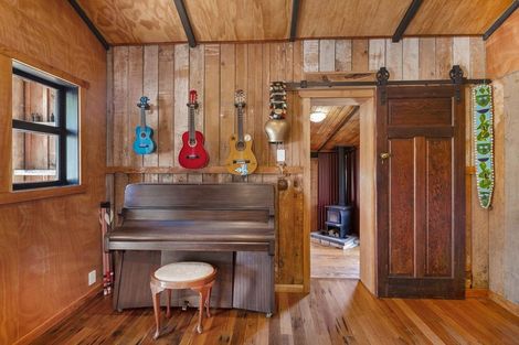 Photo of property in 5 Te Whare Hauora Place, Raglan, 3225