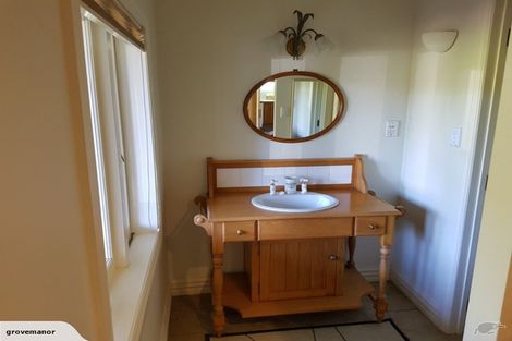 Photo of property in 8 Faith Grove, Greenhithe, Auckland, 0632