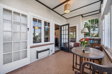 Photo of property in 3 Cambridge Terrace, Devonport, Auckland, 0624