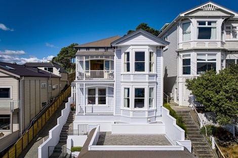 Photo of property in 29 The Crescent, Roseneath, Wellington, 6011