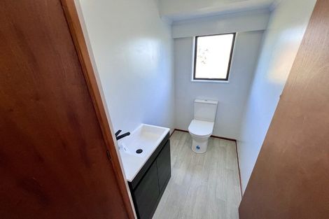 Photo of property in 6 Higham Ferrers Place, Red Beach, 0932