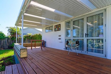 Photo of property in 10 Farnworth Avenue, Holdens Bay, Rotorua, 3010