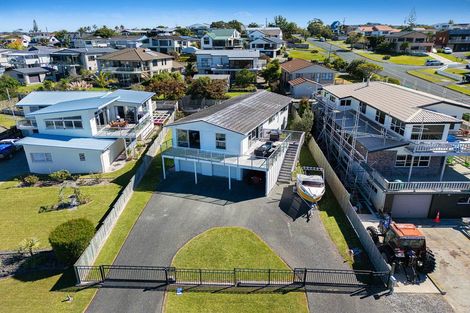 Photo of property in 4 Ngatira Place, Snells Beach, 0920