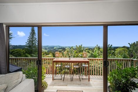 Photo of property in 1069 Scenic Drive North, Swanson, Auckland, 0816