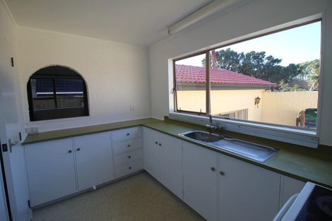 Photo of property in 21 Te Kiteroa Grove, Churton Park, Wellington, 6037