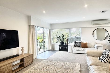 Photo of property in 3/9 Roberts Avenue, Bayswater, Auckland, 0622