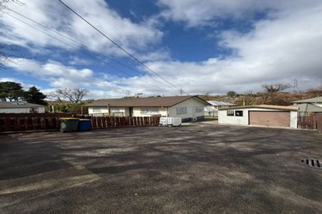 Photo of property in 101a Triangle Road, Massey, Auckland, 0614