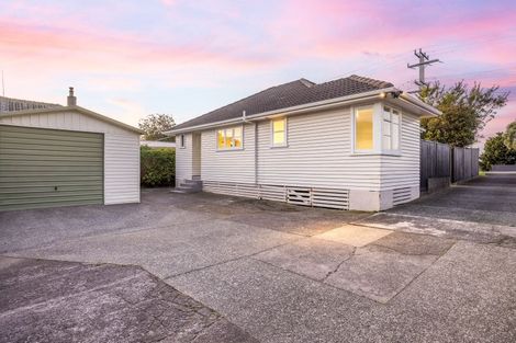 Photo of property in 182 Waimumu Road, Massey, Auckland, 0614