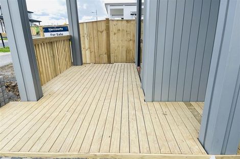 Photo of property in 12 Woven Place, Karaka, Papakura, 2113