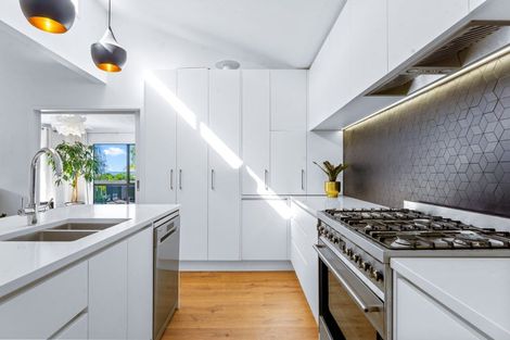 Photo of property in 2/93 Churchill Road, Murrays Bay, Auckland, 0630