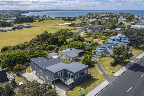 Photo of property in 42 Stanmore Bay Road, Stanmore Bay, Whangaparaoa, 0932