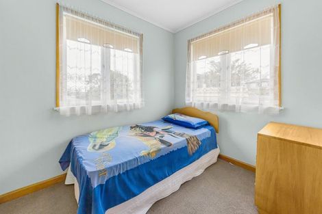 Photo of property in 5 Valron Road, Te Atatu South, Auckland, 0602