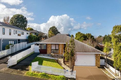 Photo of property in 40 Pigeon Mountain Road, Half Moon Bay, Auckland, 2012