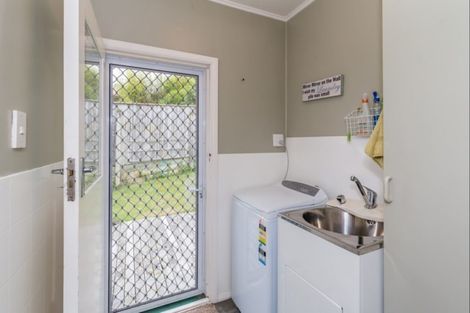 Photo of property in 31 Kawiu Road, Levin, 5510