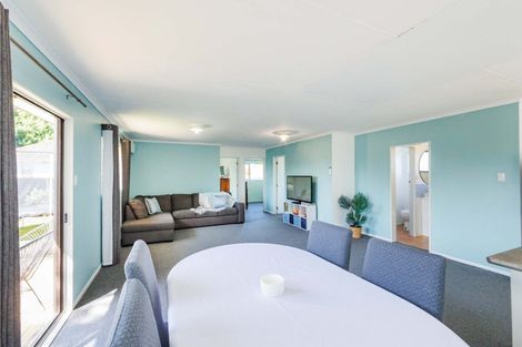 Photo of property in 18a Montrose Place, Takaro, Palmerston North, 4412