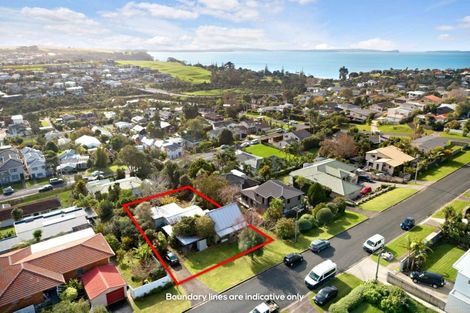 Photo of property in 9 Wairere Road, Torbay, Auckland, 0630