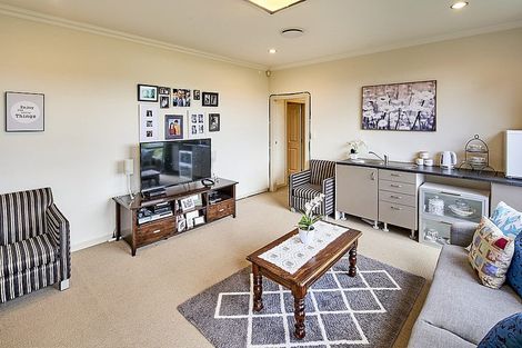 Photo of property in 15 Swain Grove, Riverstone Terraces, Upper Hutt, 5018