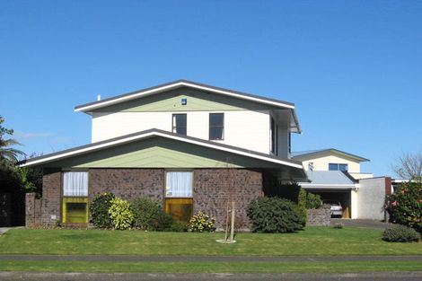 Photo of property in 14 Matipo Street, Levin, 5510