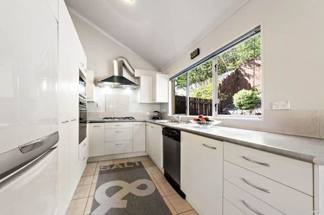 Photo of property in 9 Bickleigh Grove, New Lynn, Auckland, 0600