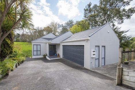 Photo of property in 2/284 Sunset Road, Windsor Park, Auckland, 0632