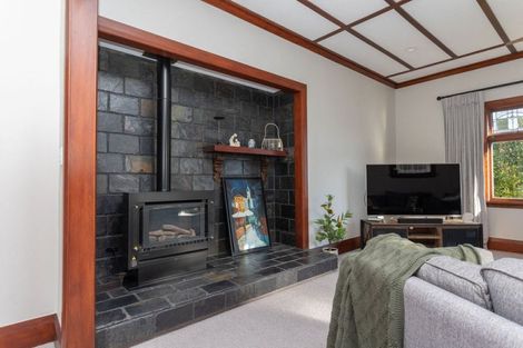 Photo of property in 24 Chamberlain Street, Dannevirke, 4930