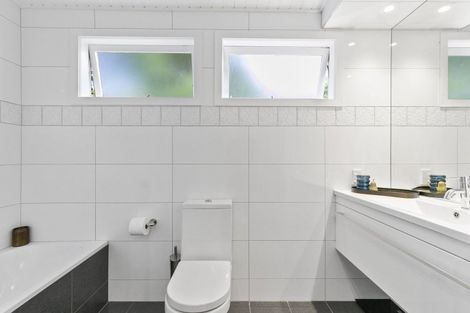 Photo of property in 17a Delhi Crescent, Khandallah, Wellington, 6035