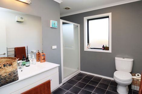 Photo of property in 17 Blue Stone Drive, Waiareka Junction, Oamaru, 9401