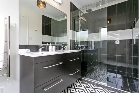 Photo of property in 28 River View Road, Morrinsville, 3300