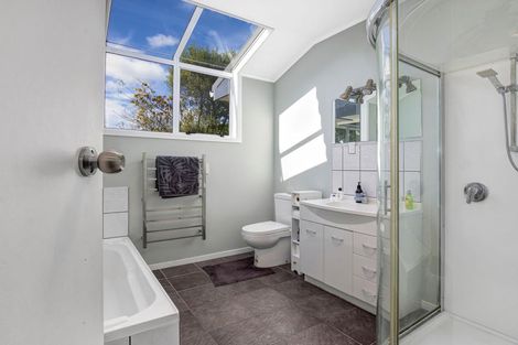 Photo of property in 97 Gear Road, Te Horo, Otaki, 5582