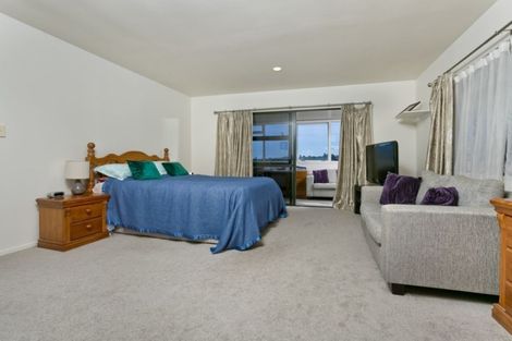 Photo of property in 43 Crestview Place, Browns Bay, Auckland, 0630