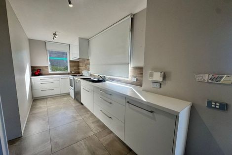 Photo of property in 1 Deanna Drive, West Harbour, Auckland, 0618