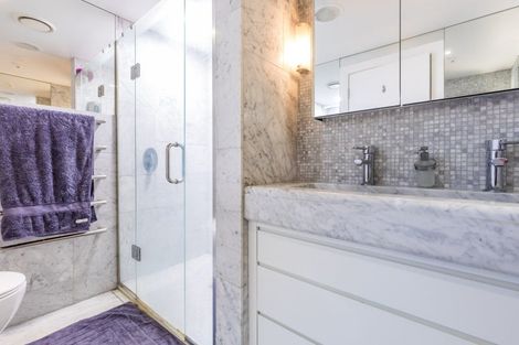 Photo of property in 9d/2 Saint Martins Lane, Grafton, Auckland, 1010