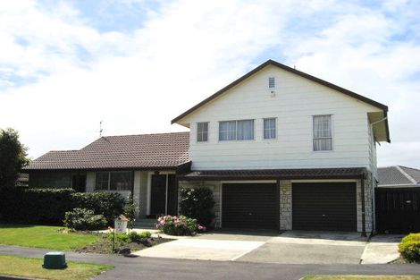 Photo of property in 33 Camberwell Place, Avonhead, Christchurch, 8042