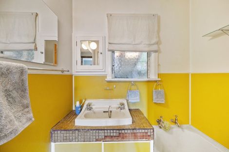 Photo of property in 42 Given Street, Havelock North, 4130