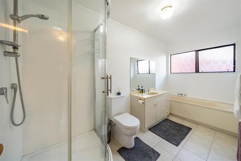 Photo of property in 10 Ordley Grove, Tawa, Wellington, 5028