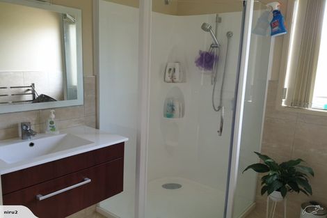 Photo of property in 210 Clovelly Road, Bucklands Beach, Auckland, 2012