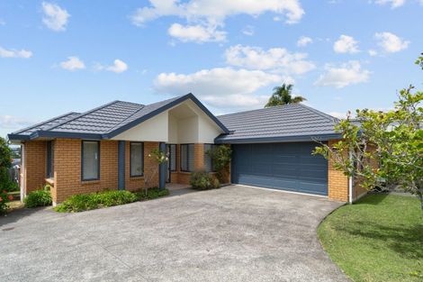 Photo of property in 90a Ridge Road, Howick, Auckland, 2014