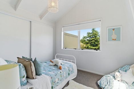Photo of property in 2 Ely Place, Bethlehem, Tauranga, 3110