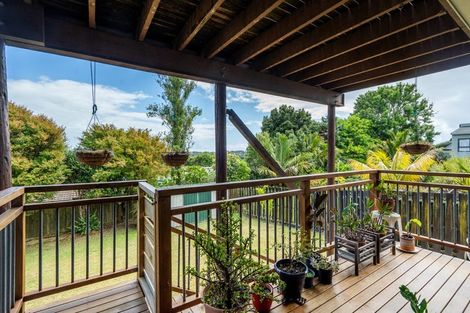 Photo of property in 1/14 Ridge Road, Waiake, Auckland, 0630