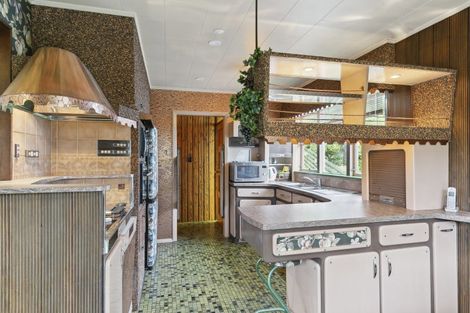 Photo of property in 103 Churchill Drive, Crofton Downs, Wellington, 6035