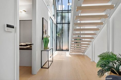 Photo of property in 23 Clermont Terrace, Kelburn, Wellington, 6012