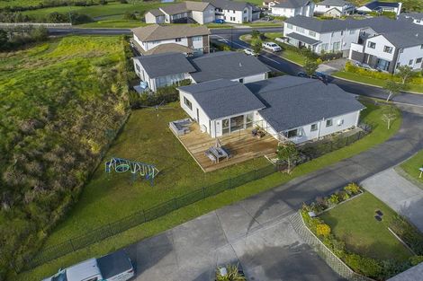 Photo of property in 33 Kaipuke Crescent, Gulf Harbour, Whangaparaoa, 0930