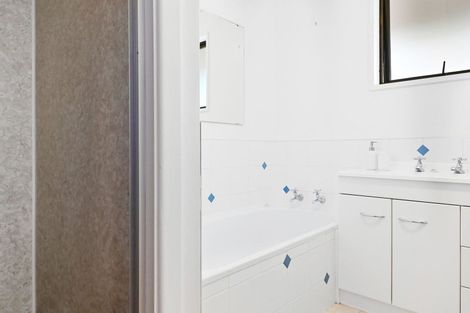 Photo of property in 1/110a Withells Road, Avonhead, Christchurch, 8042