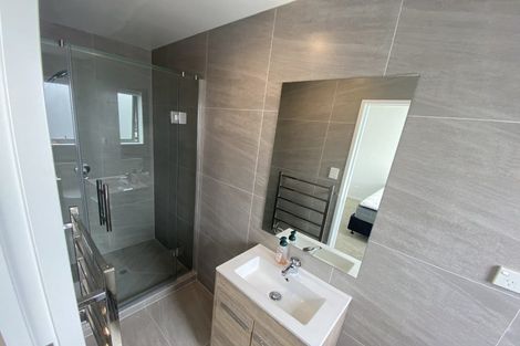 Photo of property in 15b Crestview Rise, Papakura, 2110