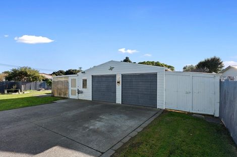 Photo of property in 2 Kiharoa Street, Otaki Beach, Otaki, 5512