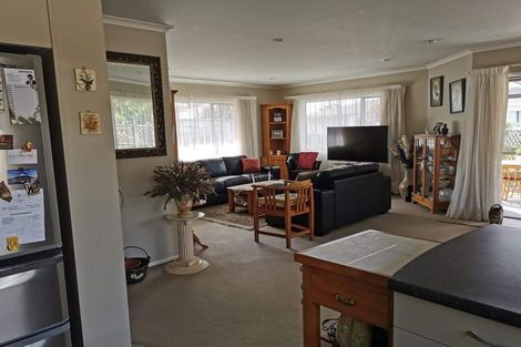Photo of property in 7 Rarawa Place, Vogeltown, New Plymouth, 4310