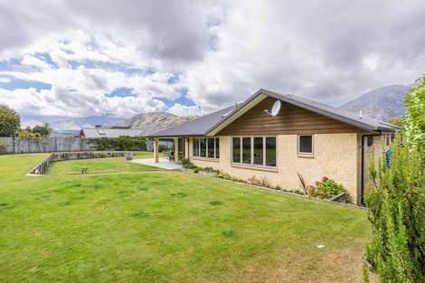 Photo of property in 33 Sylvan Street, Lake Hayes, Queenstown, 9304