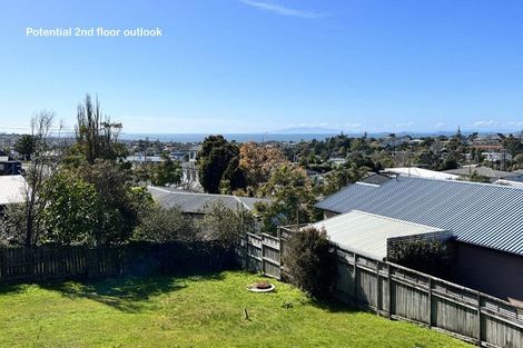 Photo of property in 6a Hauraki Crescent, Pinehill, Auckland, 0632