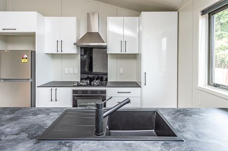 Photo of property in 19 Karewa Street, Castlecliff, Wanganui, 4501